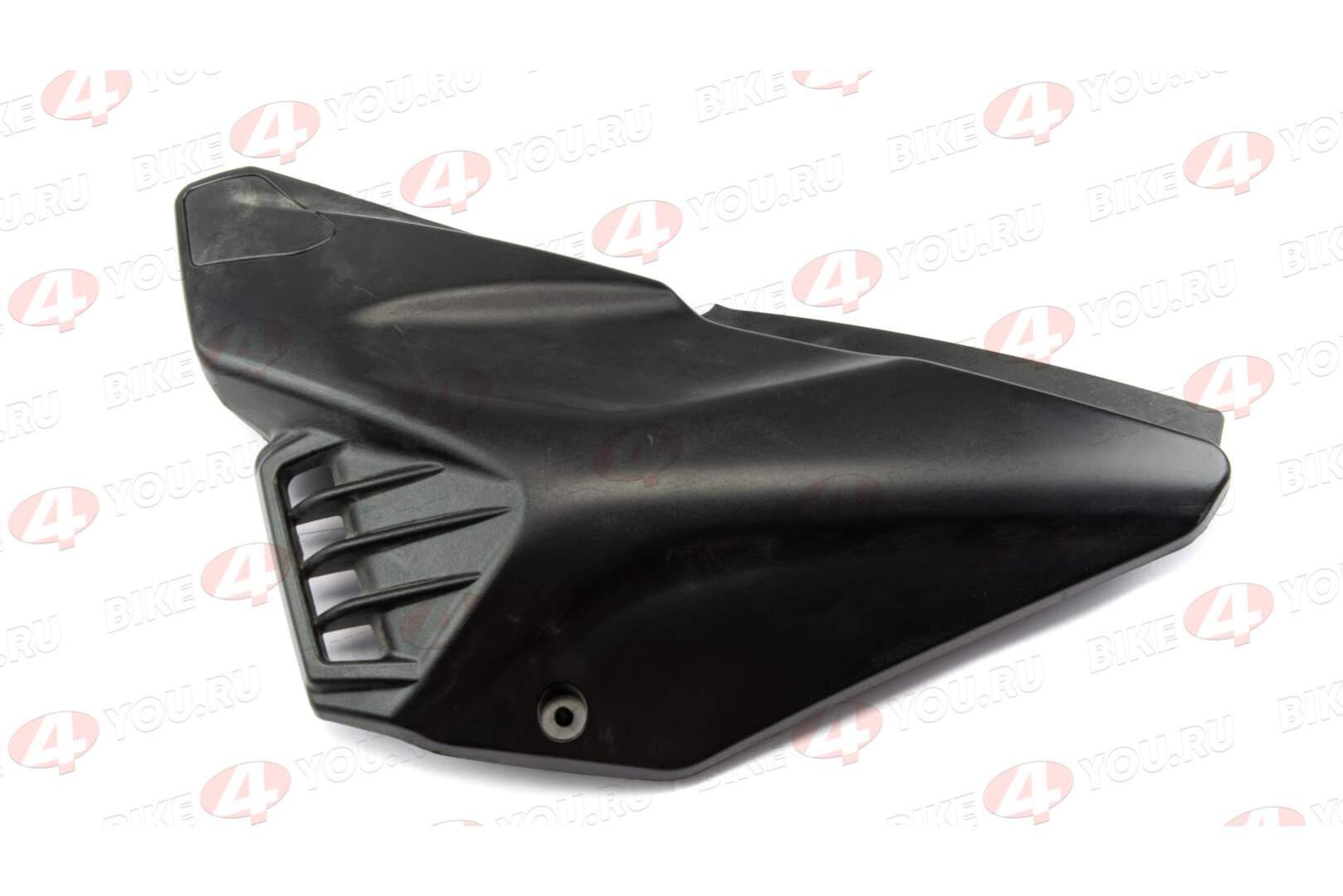 Пластик левый Альфа RF