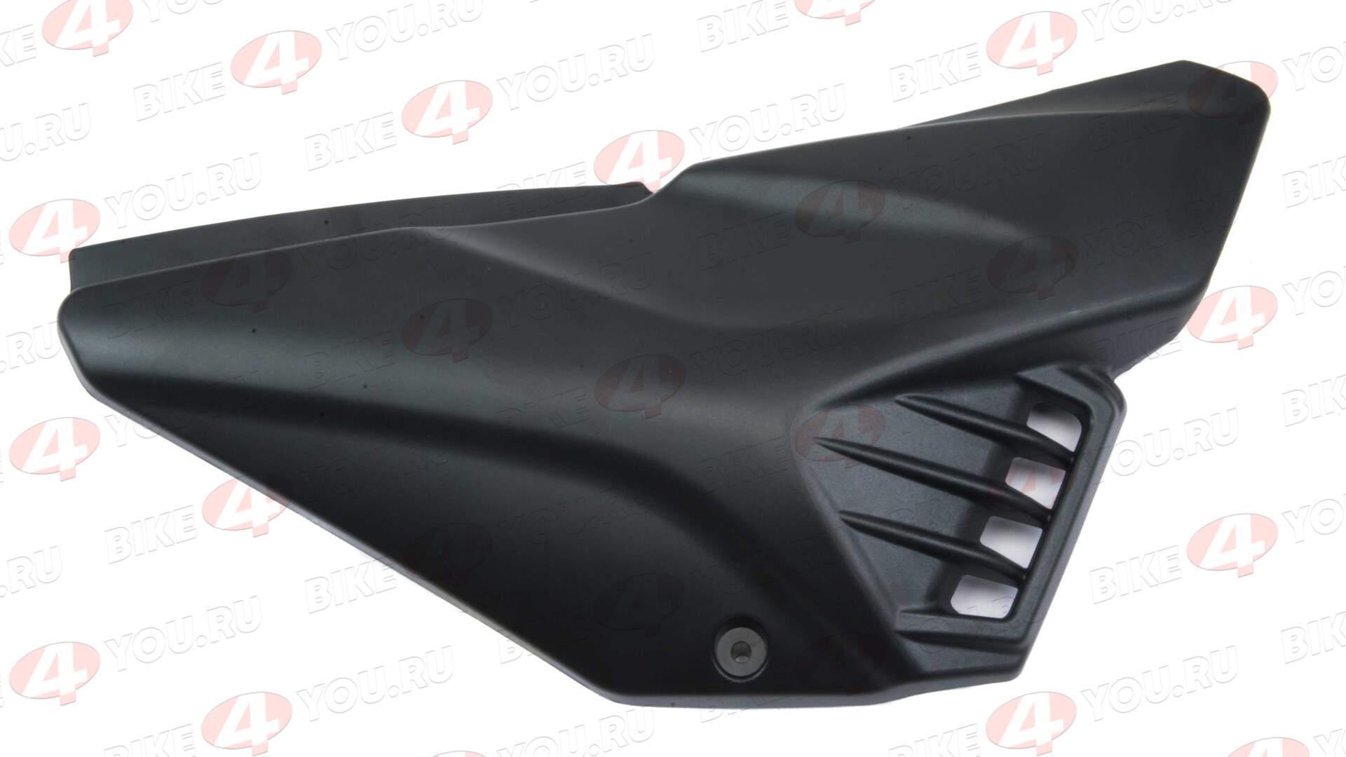 Пластик правый Альфа RF